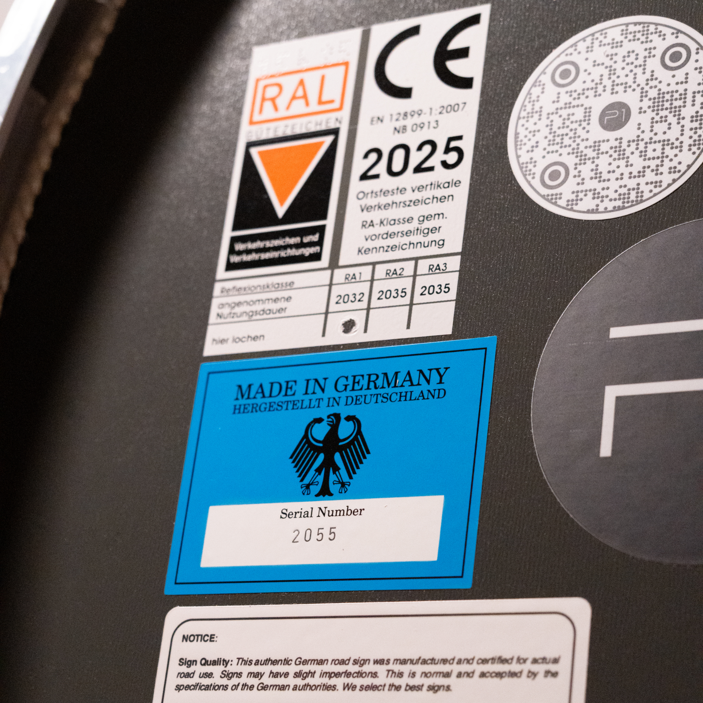 German Autobahn End Restrictions - 'No Speed Limit' Sign